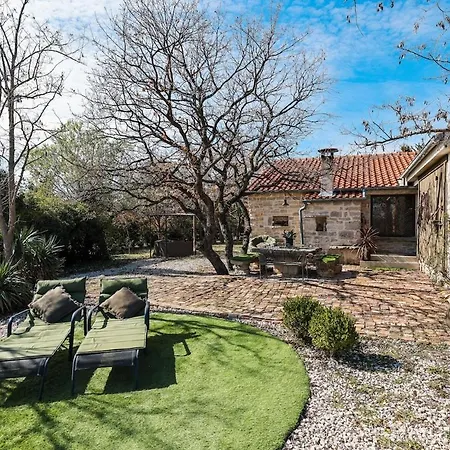 House Antica * Rupalj